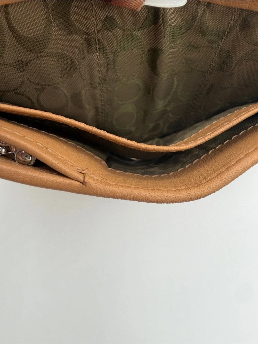 Coach Vintage Tan Leather Bifold Wallet with Panel Stitching and coin pouch